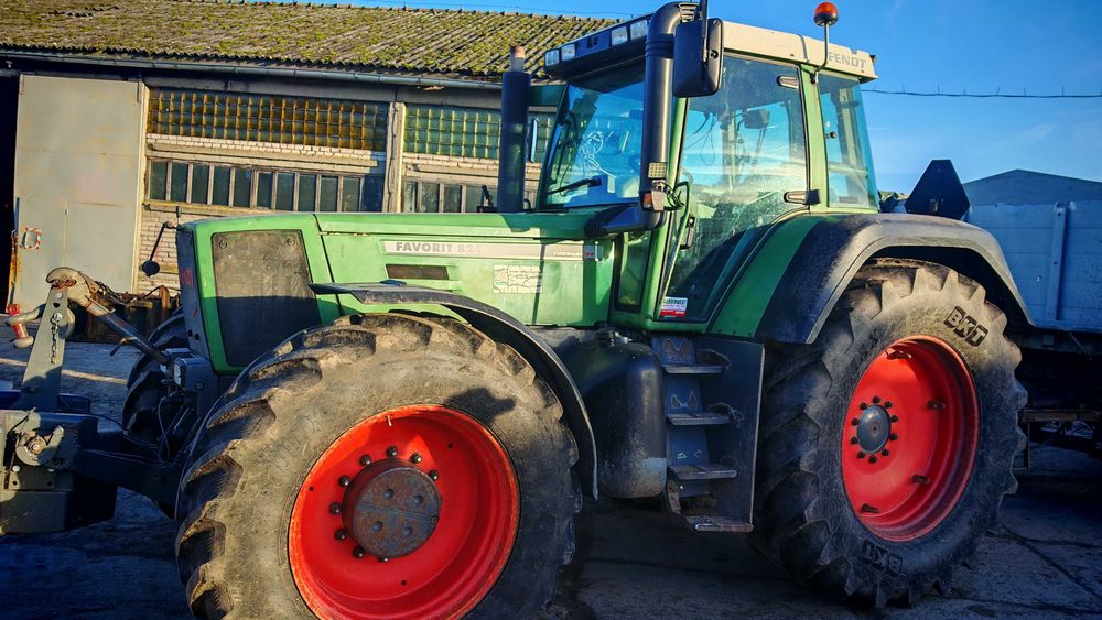 Sprzedam ciągnik rolniczy Fendt 824