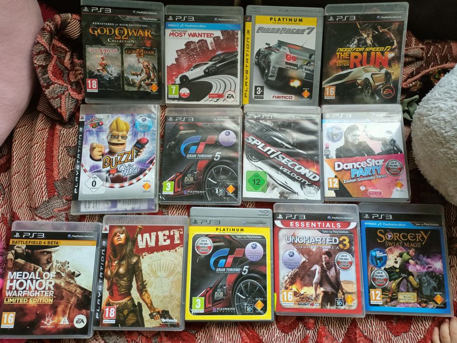 Konsola PS3 250GB+około 10gier+kierownica Logitech+Gitara
