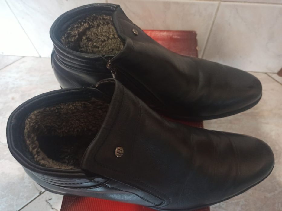 Продам мужские кожаные ботинки  BSF