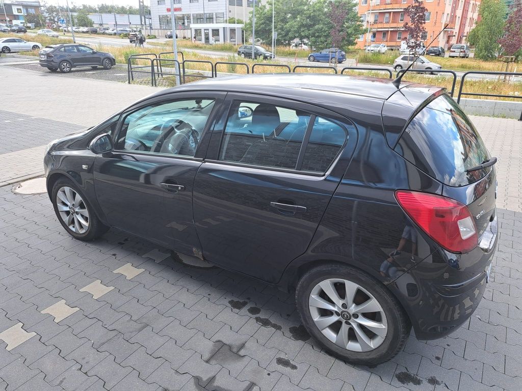 Sprzedam Opel Corsa D 1,3  2008