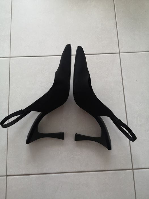 Sapatos senhora pretos Stradivarius T. 39 como novos!