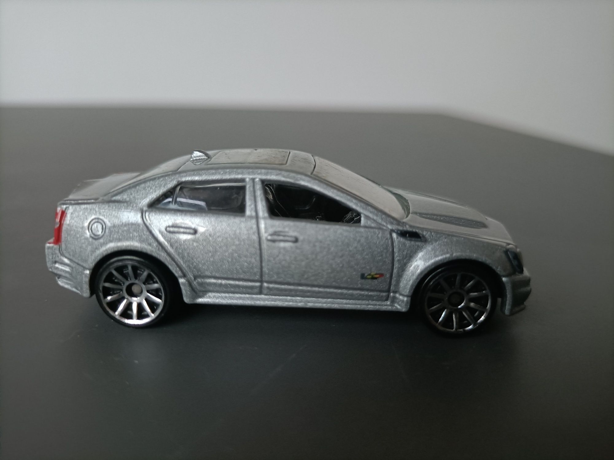 Samochodzik Hot Wheels Cadillac GTS-V