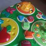 Mesa de atividades para bebés