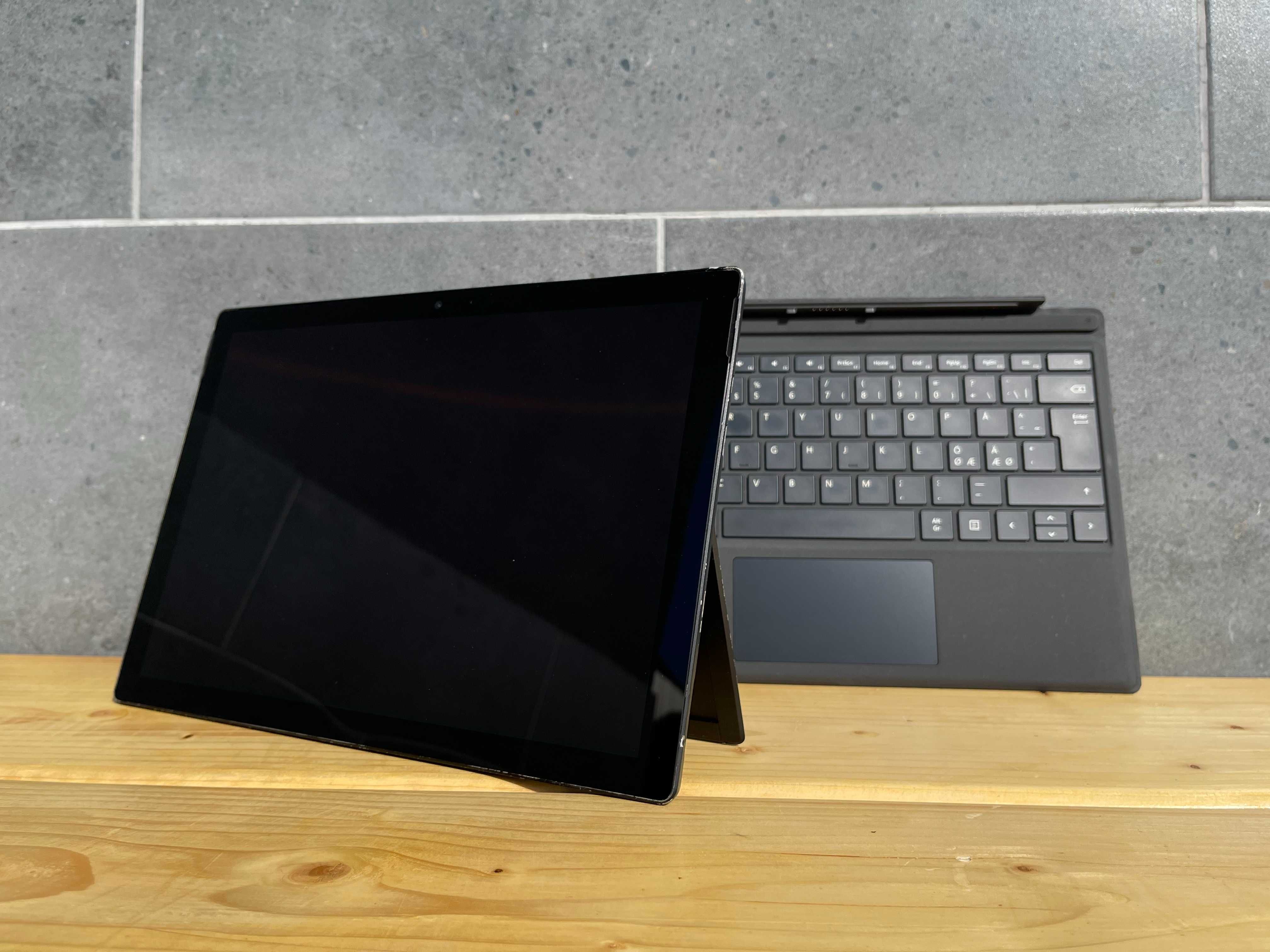 Microsoft Surface Pro 6/i5-8250U/8Gb LPDDR3/256Gb M2/12.3" 3k/Гарантія