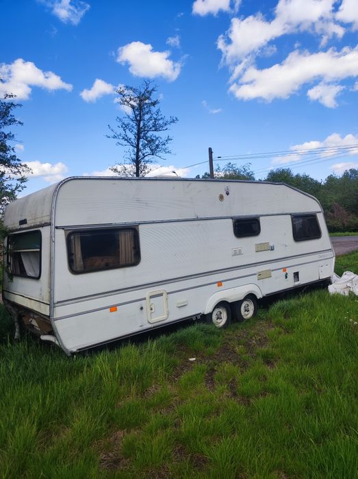 Przyczepa kempingowa Delta 590-4 okno drzwi klapa oś