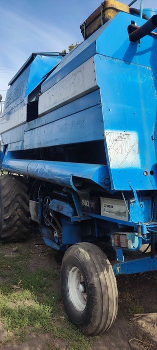 Комбайн на ходу ,зернозбиральний Бізон  110.