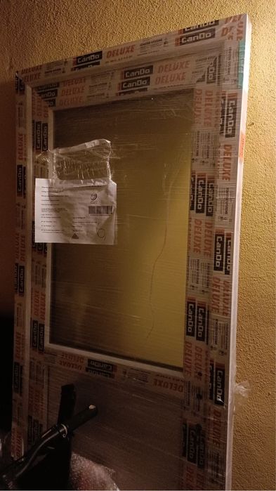 Vendo porta entrada pvc nova