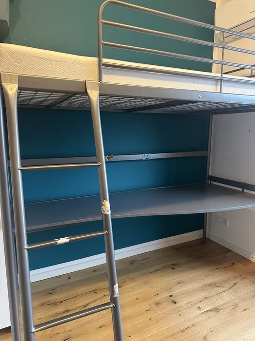 Łóżko piętrowe IKEA SVARTA z biurkiem + materac + krzesło