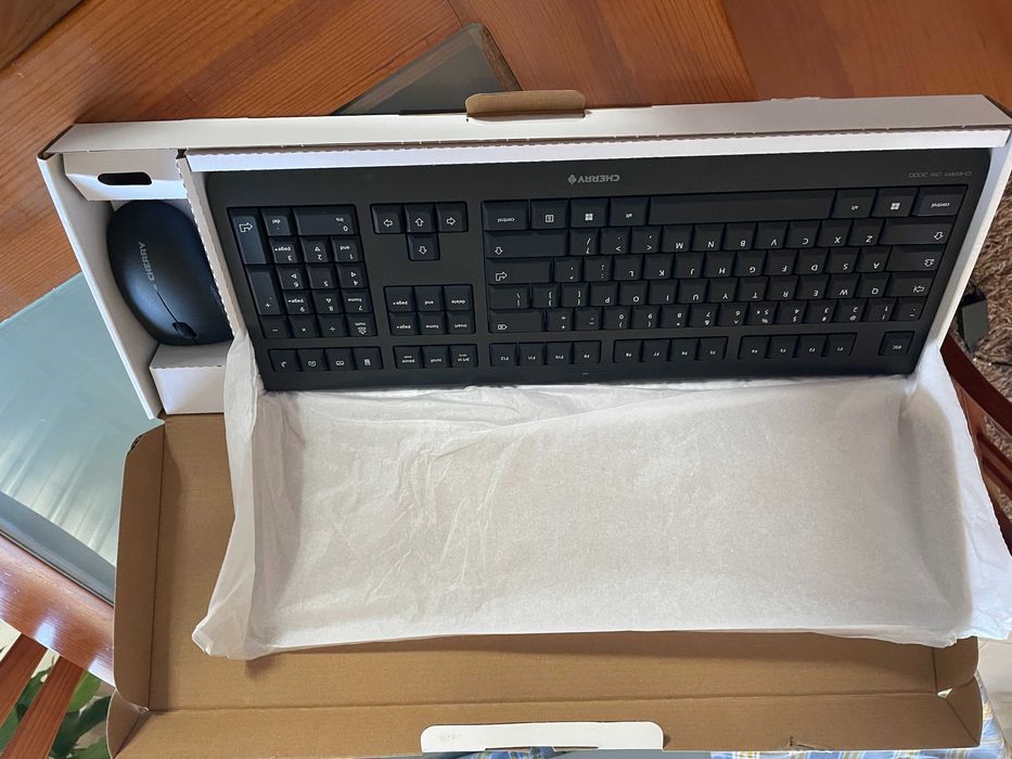 Wireless Keyboard Cherry - layout US International