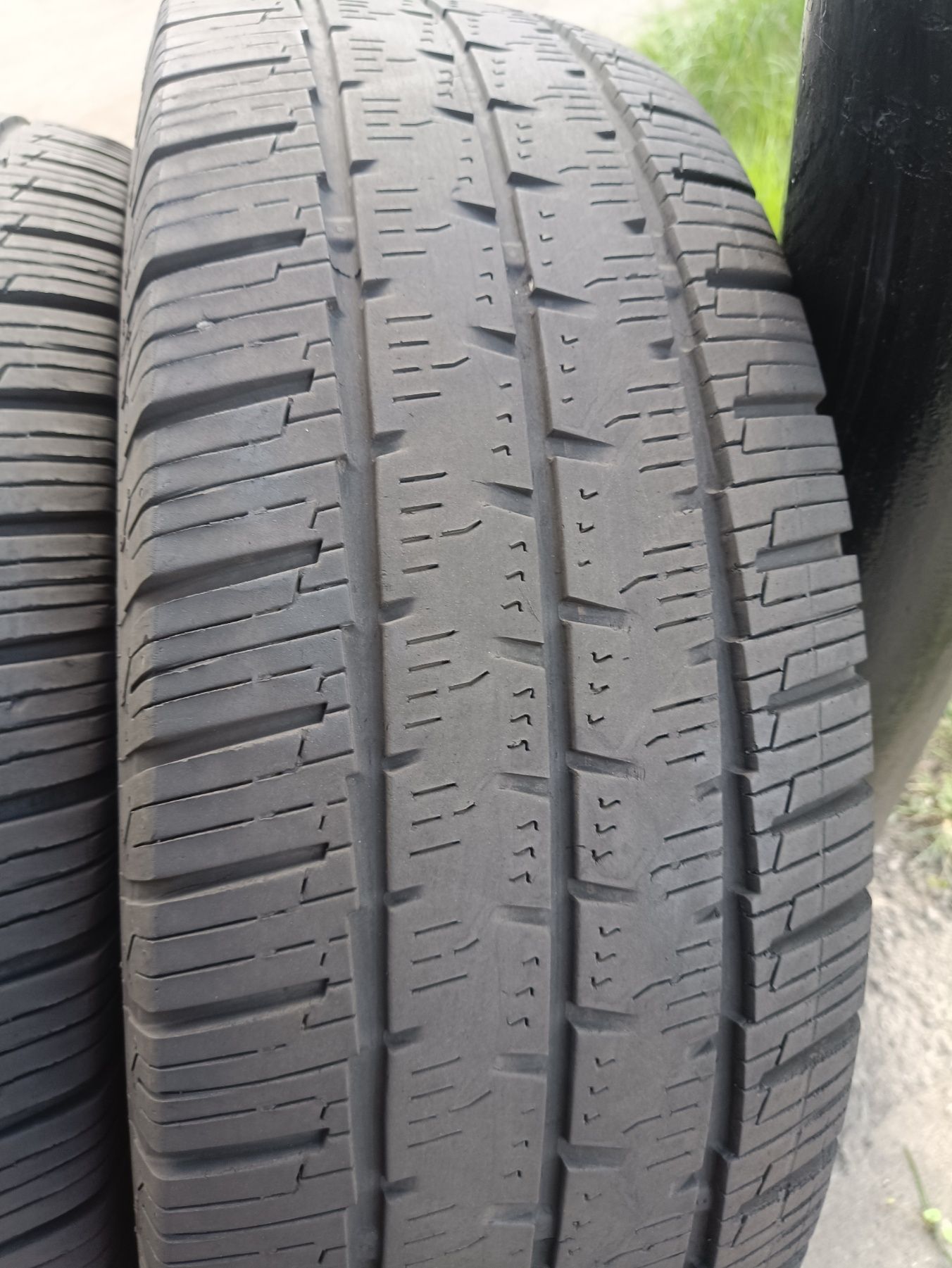 Всесезонні шини Continental 225/75 R16C резина цешка Р16 С