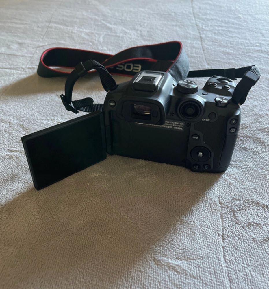 Camara Canon R7 (apenas corpo) com cerca de 16000 cliques