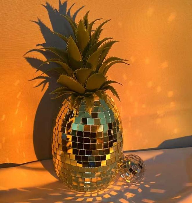 Nowa dekoracja ananas odblaskowy
