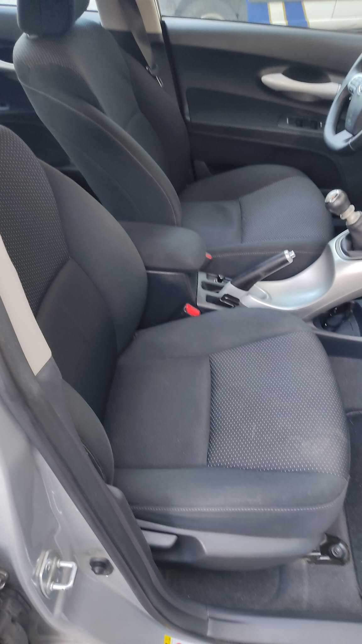 Toyota Auris 1.4D 2012