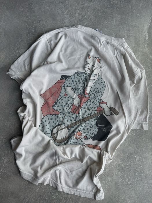 Белая футболка с принтом на спине ripndip