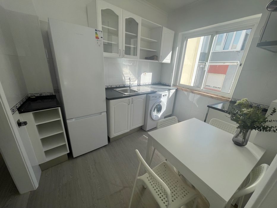 Quarto mobilado Sacavém