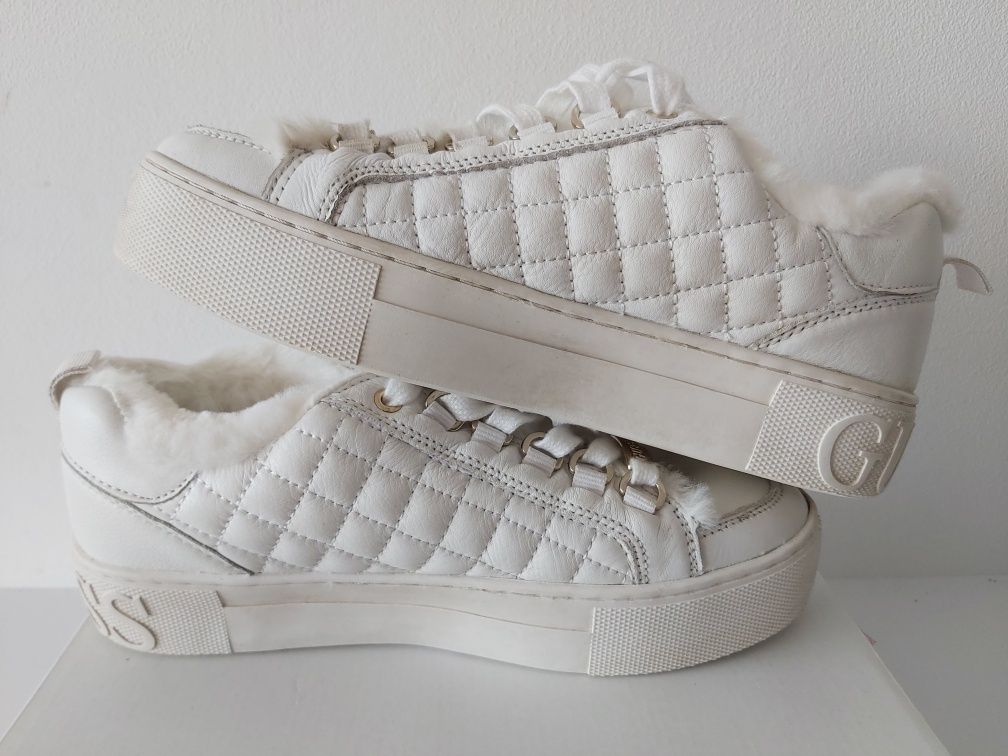 Sneakersy białe GUESS tenisówki 38 pakowane półbuty futerko