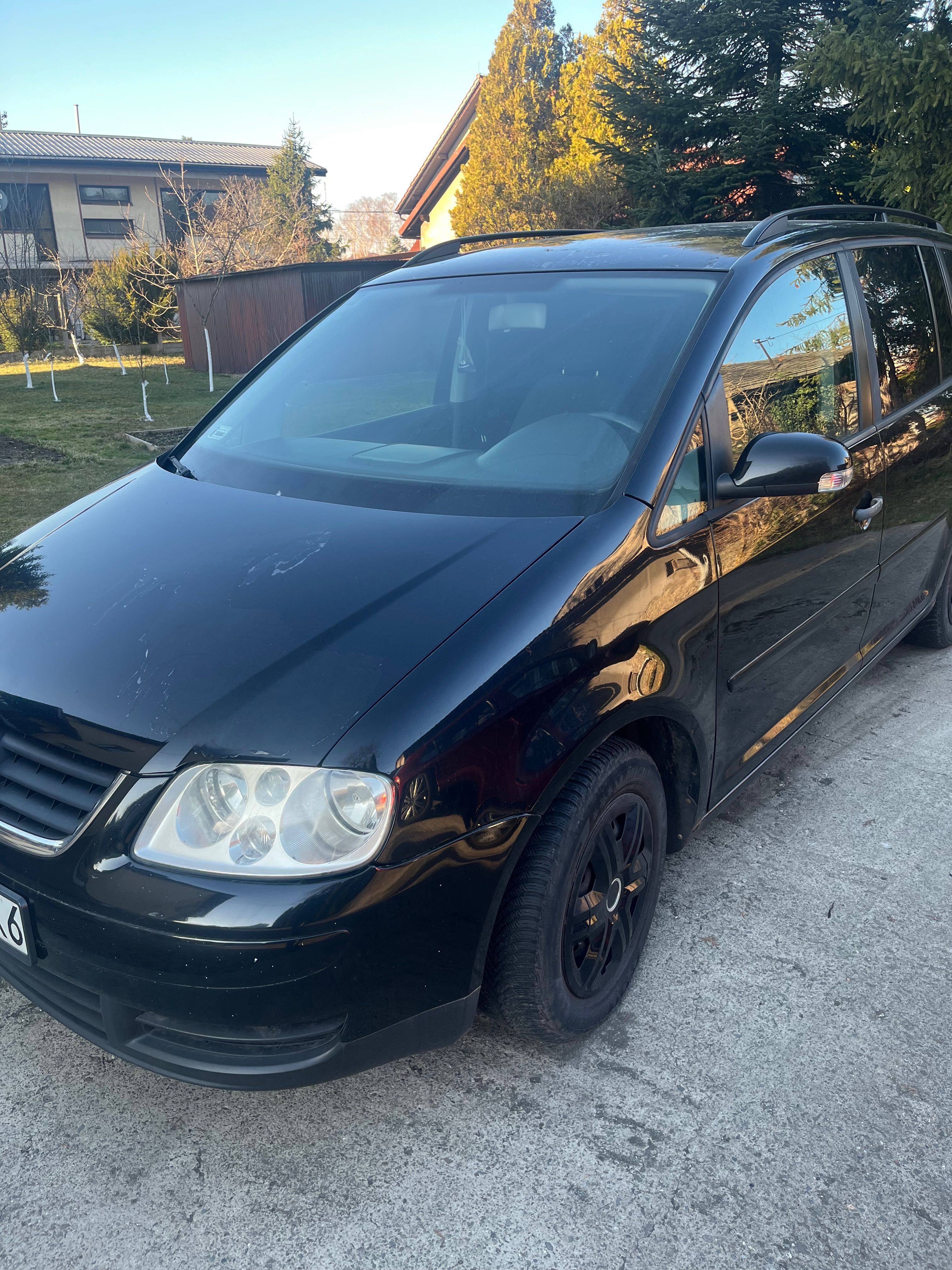 VW Touran 1.9 Tdi DSG 2005r wersja HIGH  LINE Uszkodzony