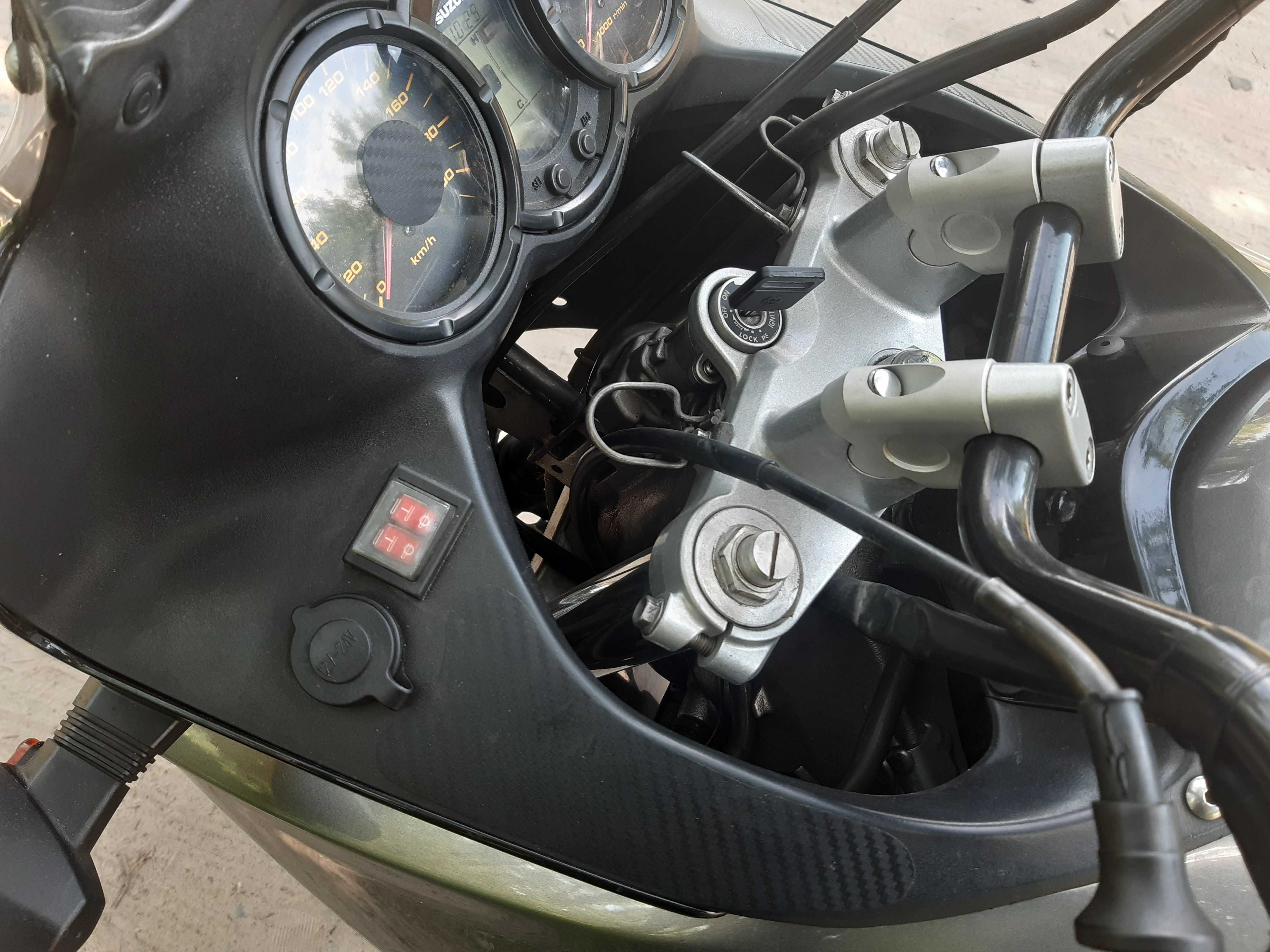 Мотцикл Suzuki V-Strom 650 DL 650 2004 г.в.