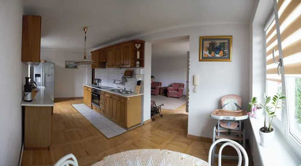 Na wynajem mieszkanie z podwórkiem, garażem, wiatą garażową Baranówek