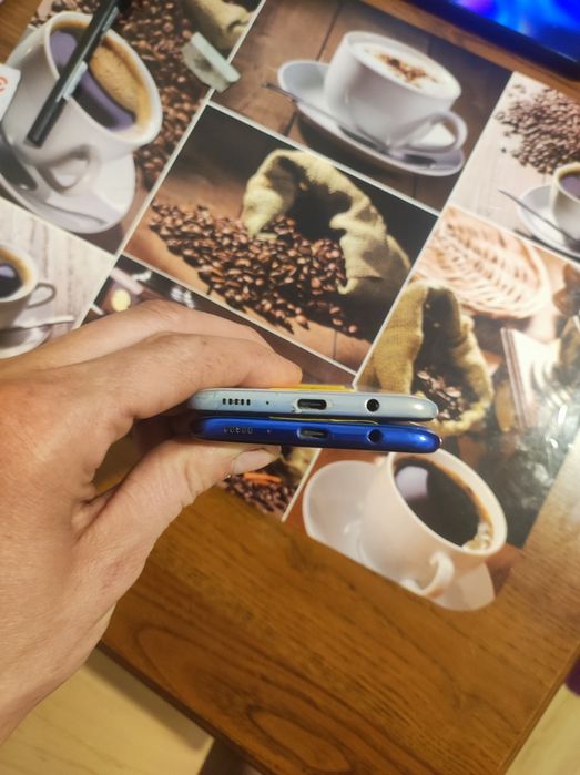 Продам 2 телефони Samsung a70