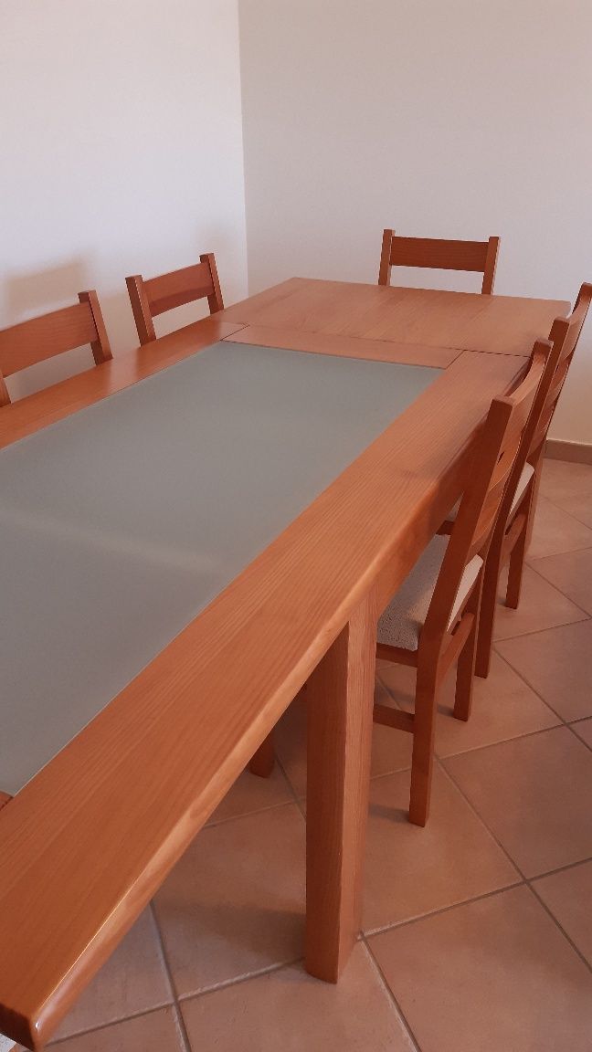 Mesa de Jantar extensível e 6 cadeiras