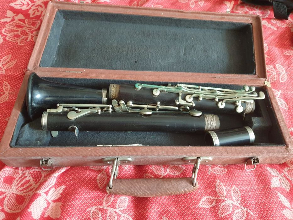 Кларнет , духовий музичний інструмент