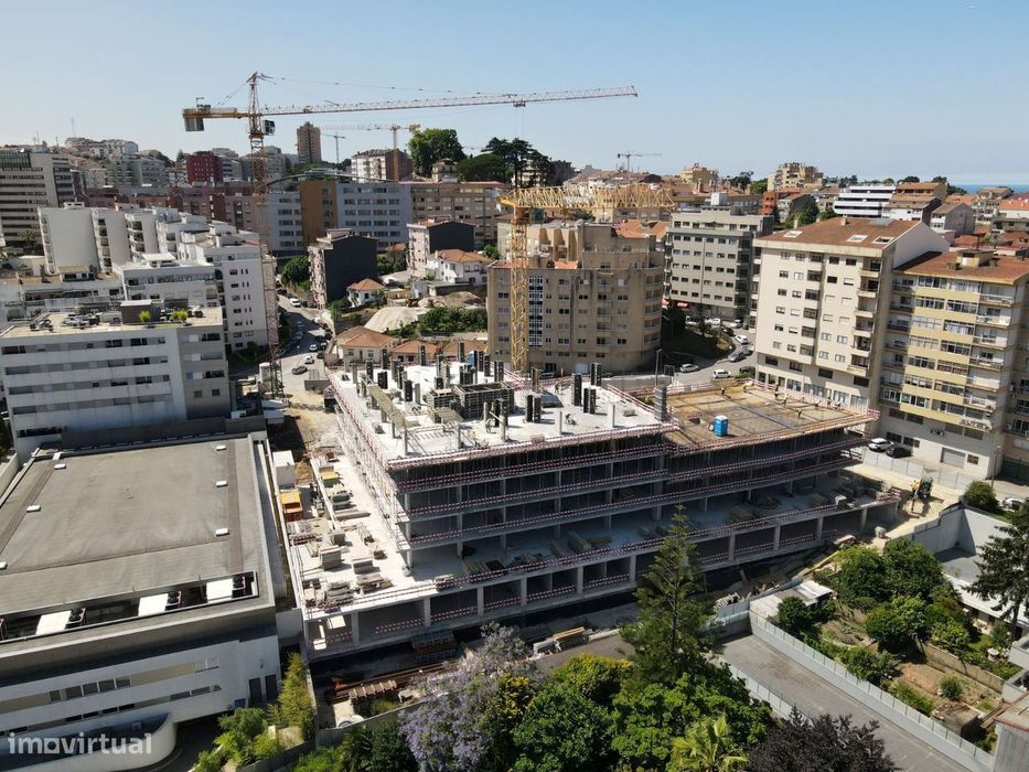 Apartamento T1 Novo c/ varanda - Empreendimento Park Square