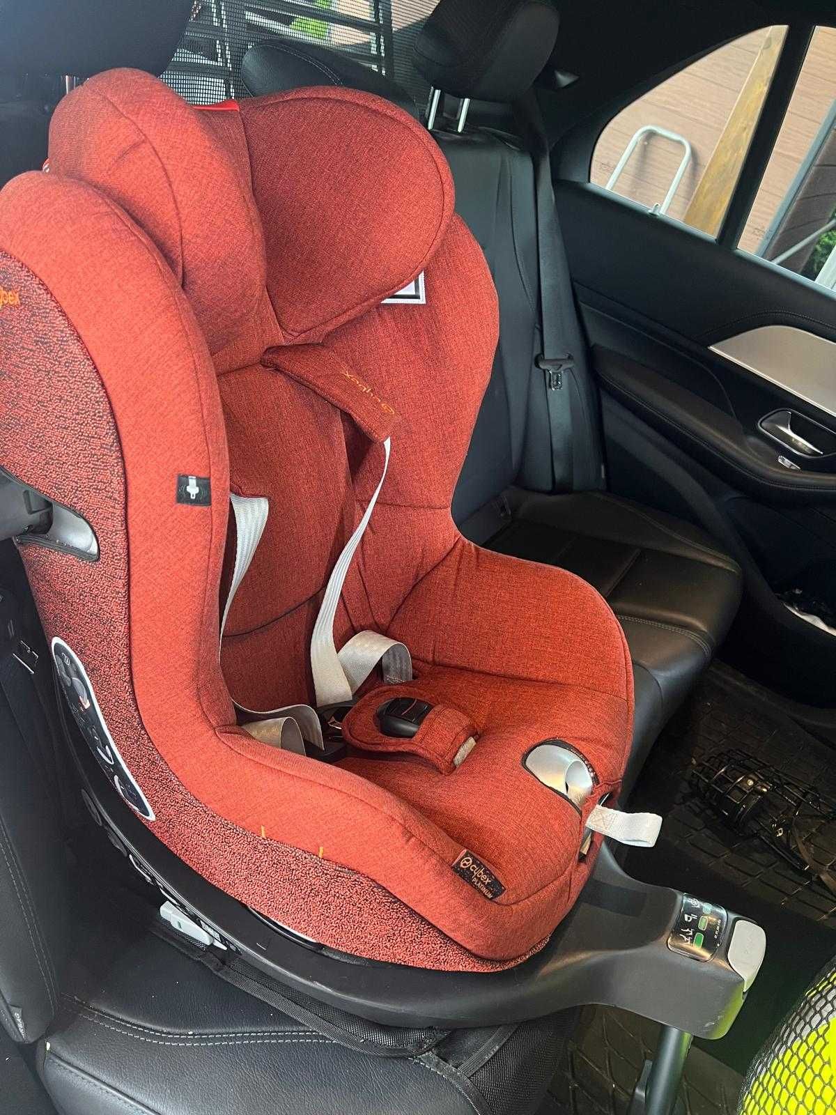 Fotelik obrotowy Cybex Sirona Z oraz baza Cybex Base Z