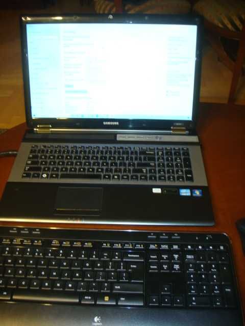 Laptop Samsung RF711, Core i7, 6 GB RAM, Win 10 home, 17"  uszkodzony