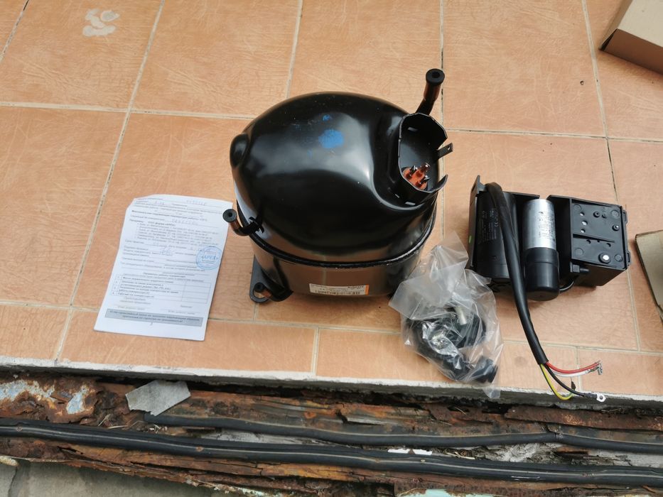 Компрессор на холодильник, морозильная камера embraco nj9232e