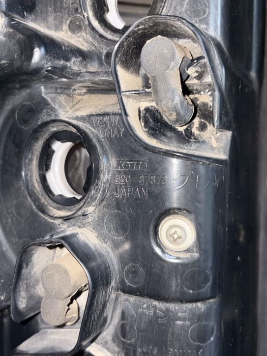 Задний фонарь mitsubishi pajero wagon 4