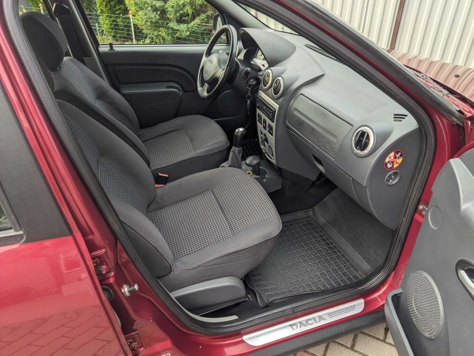 Dacia Logan 2007 рік 1.6 Бензин 77 кВт Седан