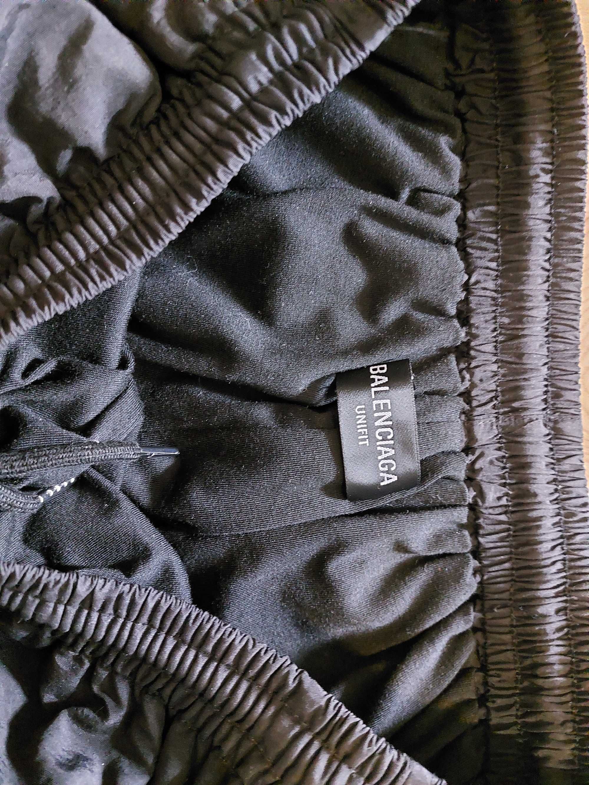 czarne spodnie dresowe balenciaga