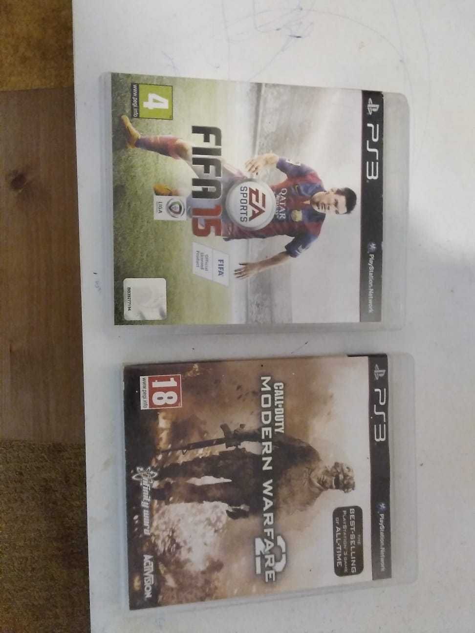 Vendo PS3 super slim 500gb c/ Modern Warfare 2 e Fifa 15