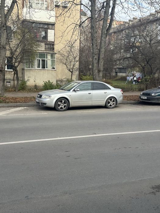 Продажться Ауді А4 2004 рік