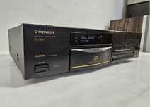 Odtwarzacz CD Pioneer PD-S 601. Wyprodukowano w U.K.
