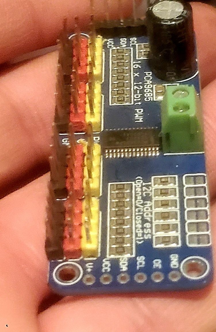 16-канальний 12-bit PWM/Servo модуль з інтерфейсом I2C на PCA9685