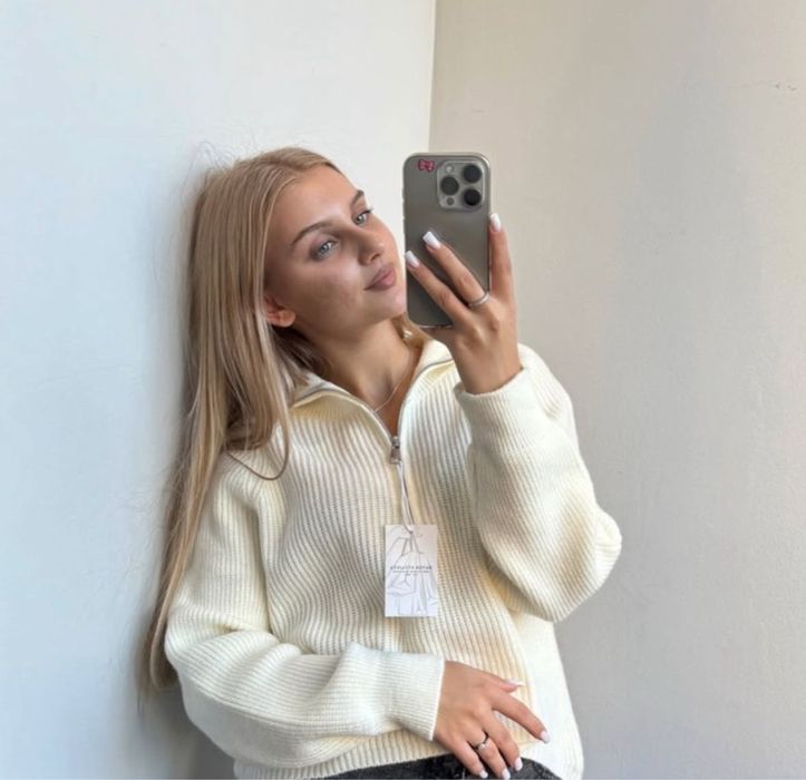 Светр вʼязаний джемпер жіночий