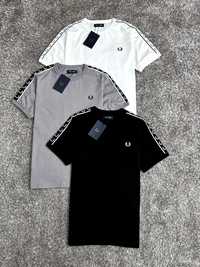 Футболка  Fred Perry с лампасами