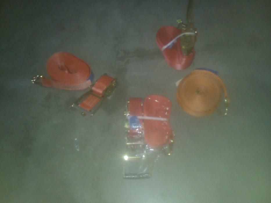 Cintas para agarrar as cargas nos Camiões