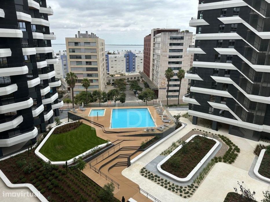 T3 com varanda, garagem, piscina e jardim, Parque das Nações