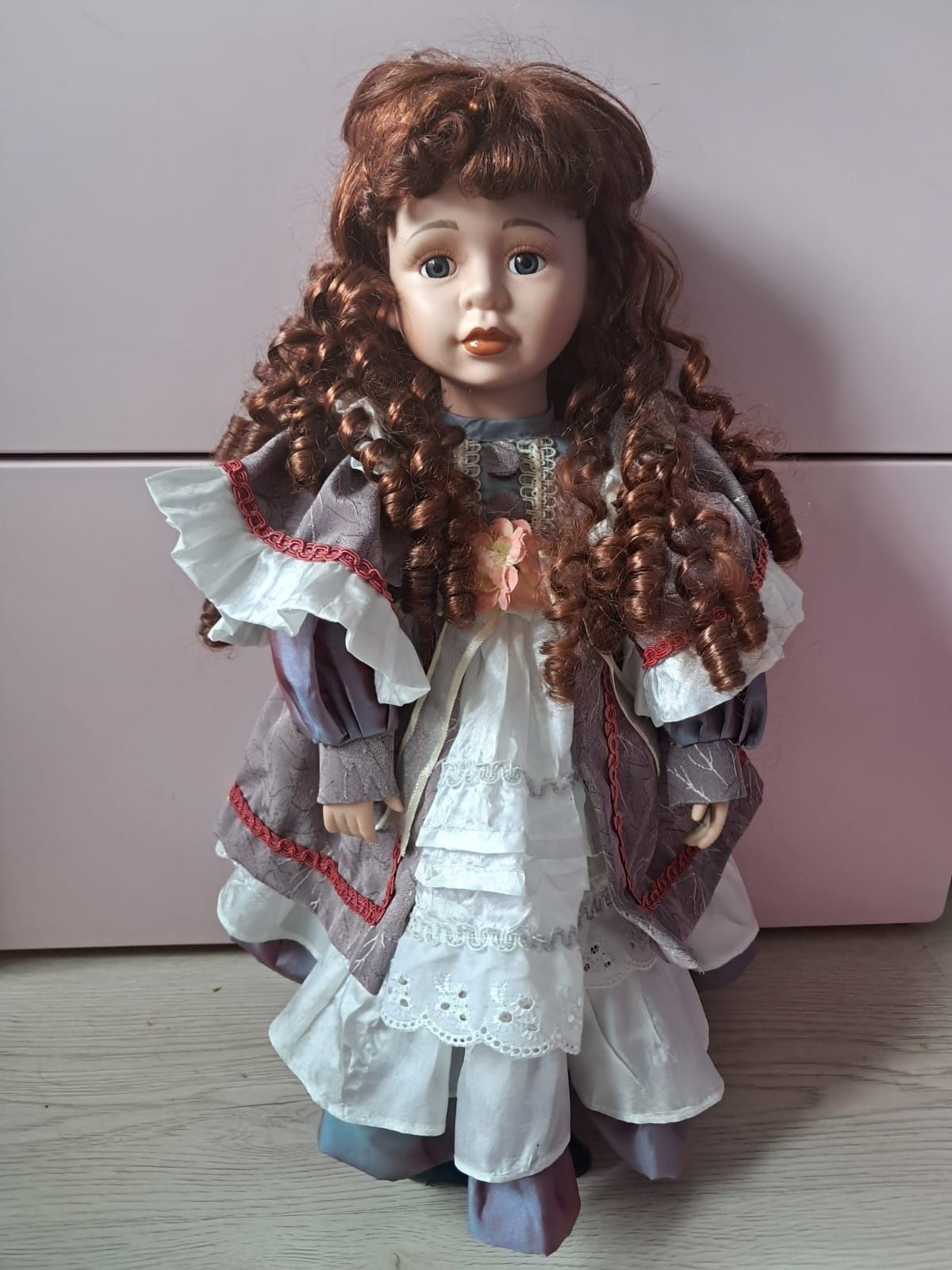 Lalka porcelanowa