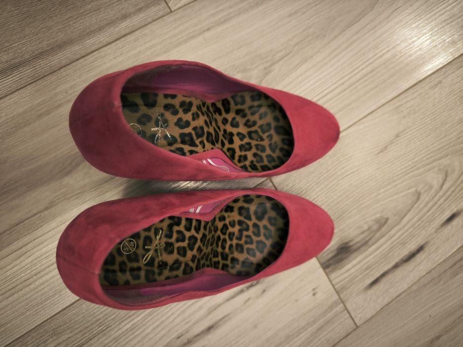 Piękne damskie buty na koturnie fuksja róż 38 obcas