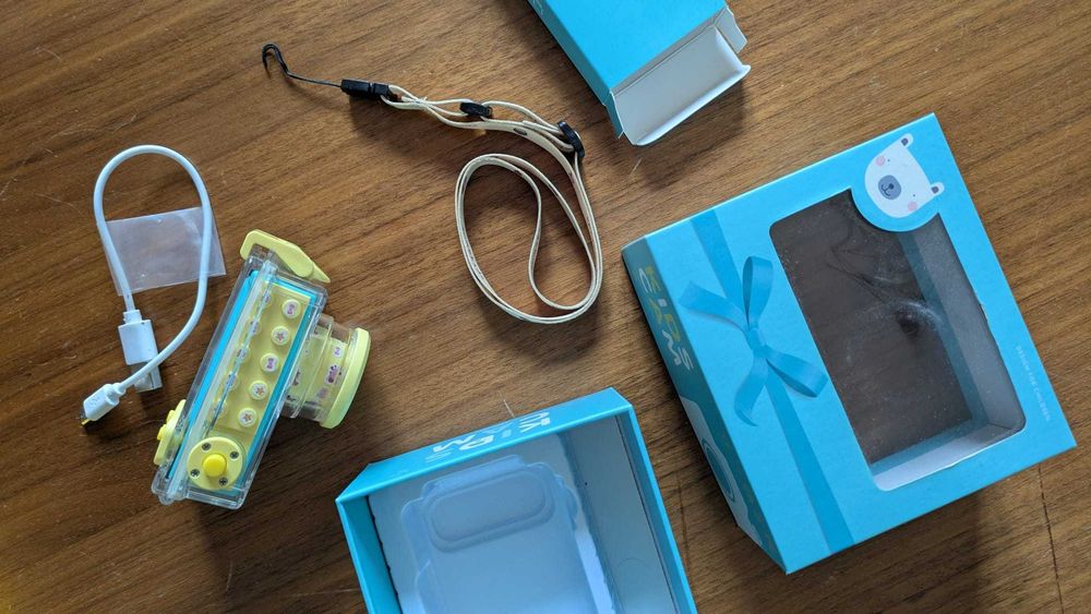 Câmara digital para crianças, modelo *YT004* da EMMS Trading