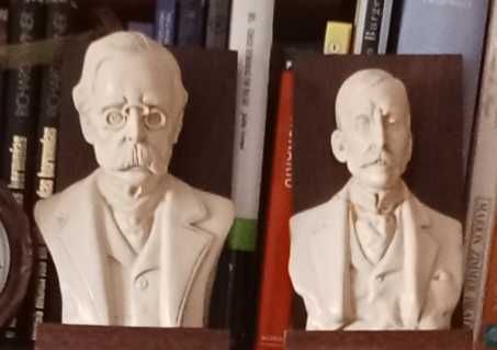 Bustos para apoio livros