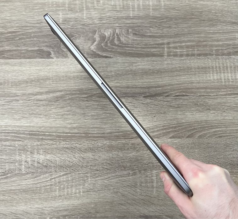 MacBook Pro 2018 (2019) 15 | i7 2.2ghz | 16 gb ram | 256 ssd