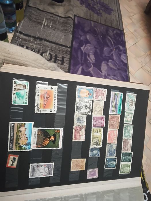 Продам почтовые марки в альбоме 210 штук