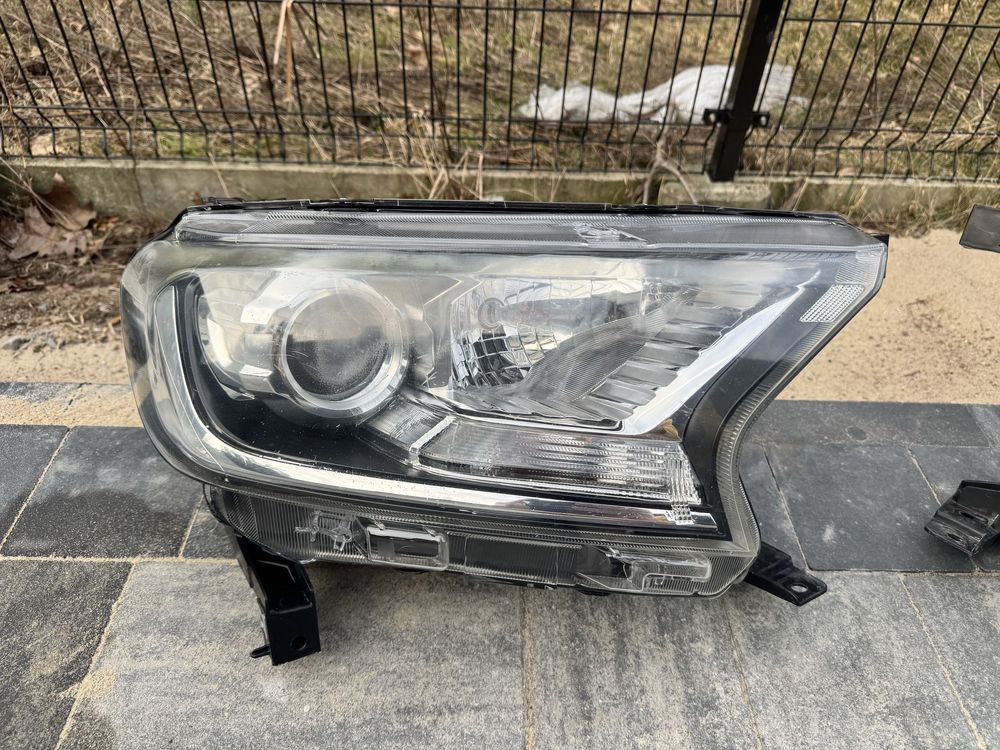 Lampy lampa ford ranger przód lewa prawa wildtrak