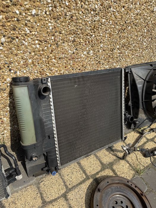 Czesci e36 M43 klimatyzacja sprzeglo chlodnica