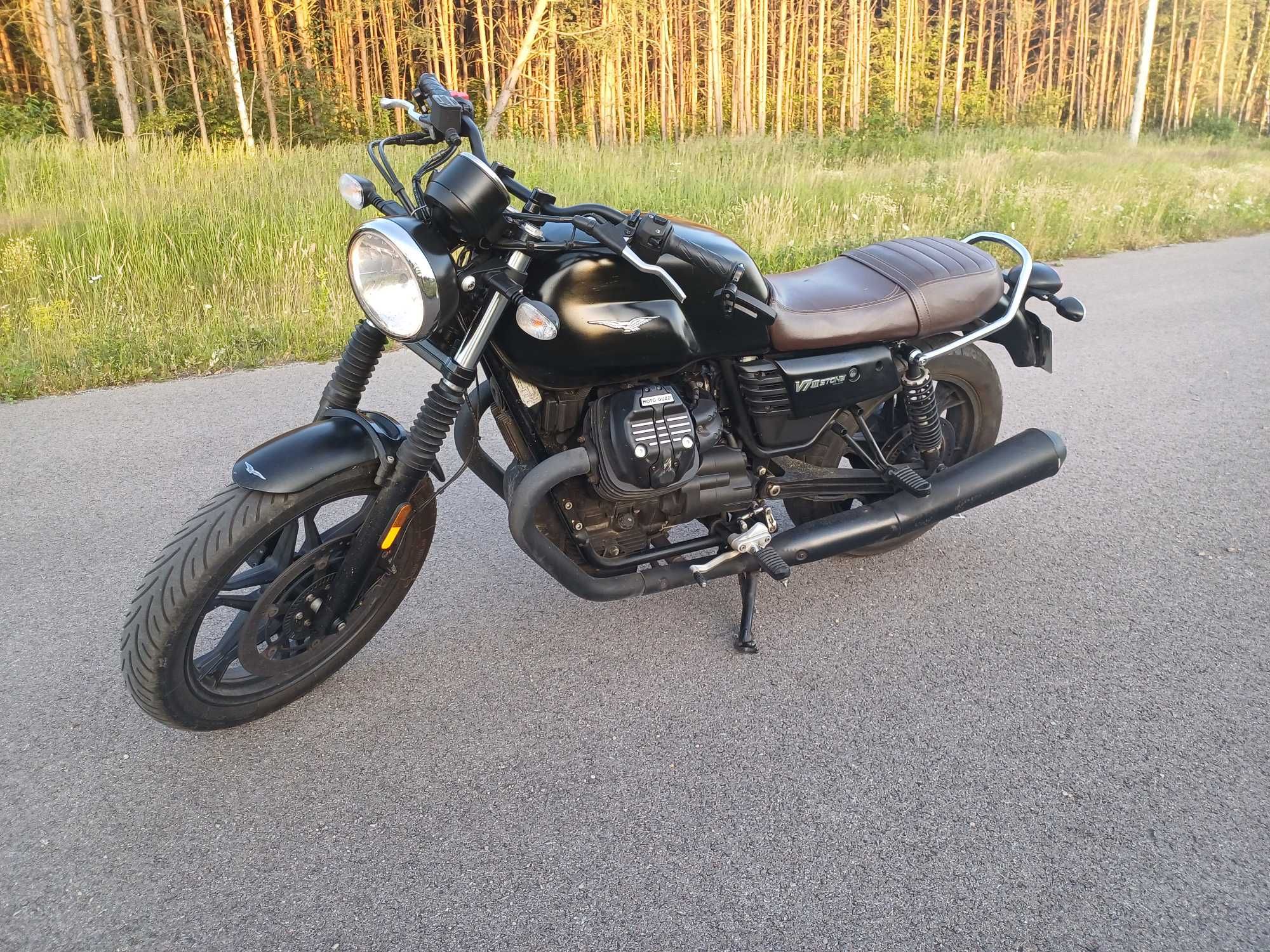 Moto Guzzi V7 Stone